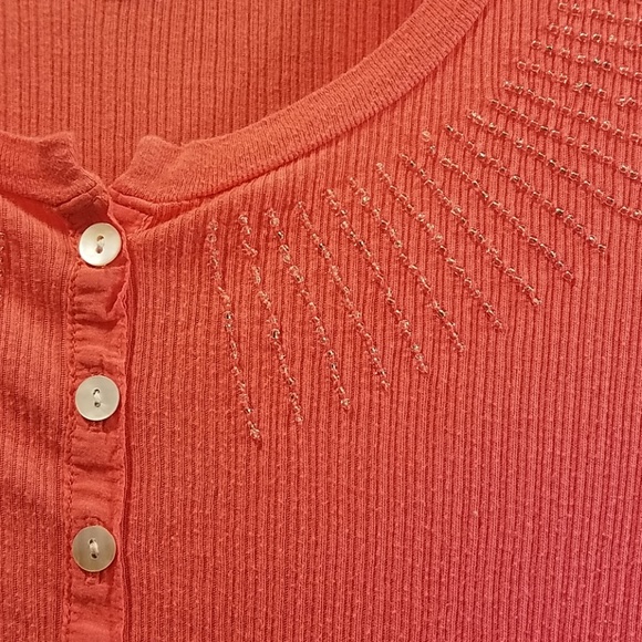 Top - Picture 3 of 4